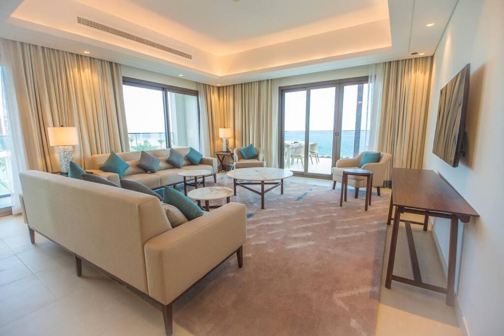 Luxurious 5 Bedroom Apartment - Full Ocean View Al Aqah Exterior photo