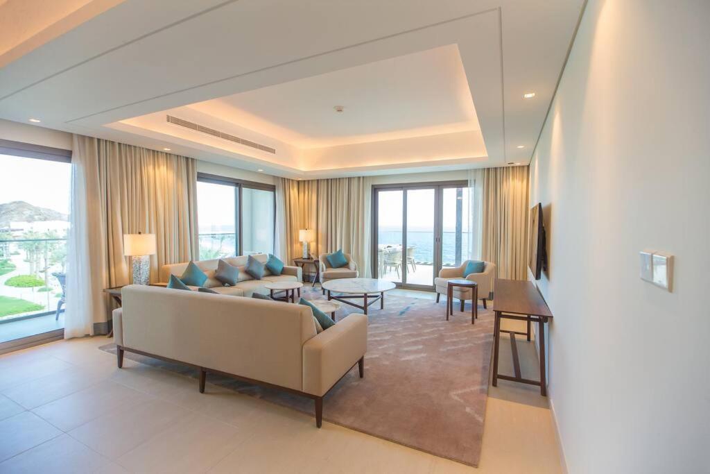 Luxurious 5 Bedroom Apartment - Full Ocean View Al Aqah Exterior photo